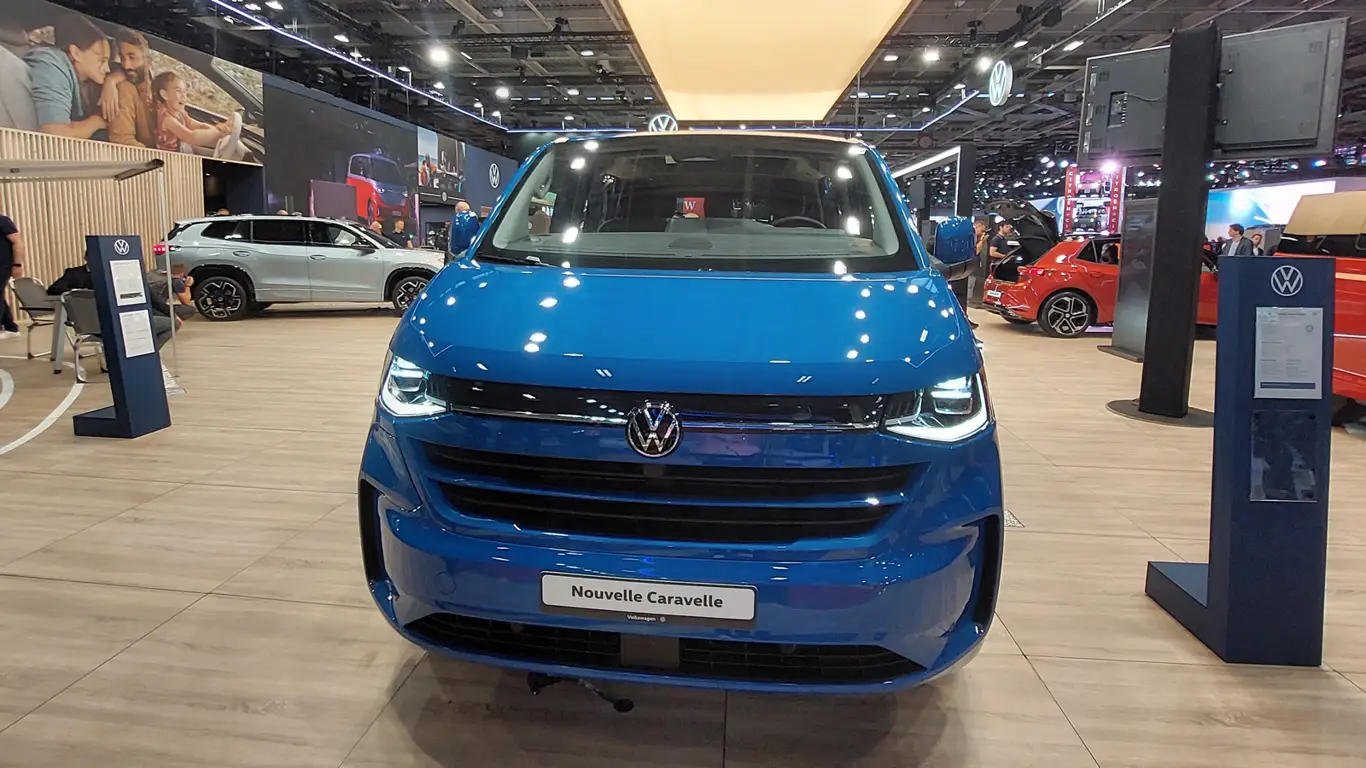 Автосалон в Париже 2024, стенд Volkswagen