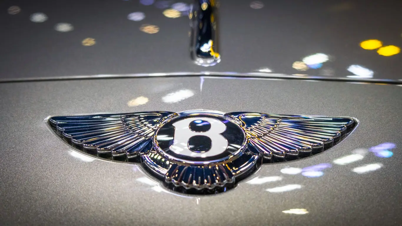 Легендарное спортивное купе Bentley становится гибридом